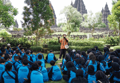 Outdoor Learning Kelas IX SMPN 3 Krian: Menelusuri Sejarah dan Budaya Nusantara di Yogyakarta Outdoor Learning Kelas IX SMPN 3 Krian: Menelusuri Sejarah dan Budaya Nusantara di Yogyakarta