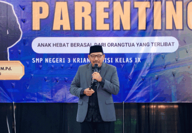 Mewujudkan Anak Hebat melalui Peran Orang Tua Hebat: Parenting Kelas 9 dalam Menghadapi TKA