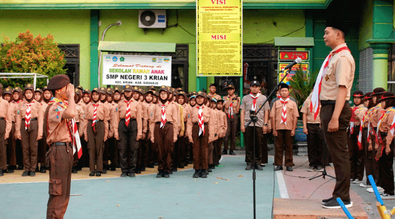 Semangat Kebersamaan dan Prestasi Warnai Keprak A’17 SMP Negeri 3 Krian Semangat Kebersamaan dan Prestasi Warnai Keprak A’17 SMP Negeri 3 Krian